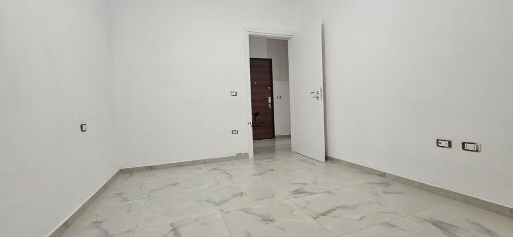 ZYRE ME QERA 66.6M2 LAPRAKE 600 EURO FH-68654