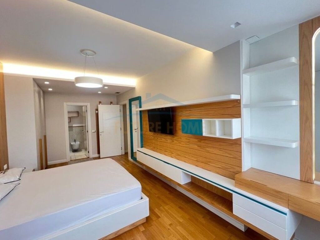 Qera, Apartament 3+1+2+ 2 Poste Parkimi, Komuna e Parisit