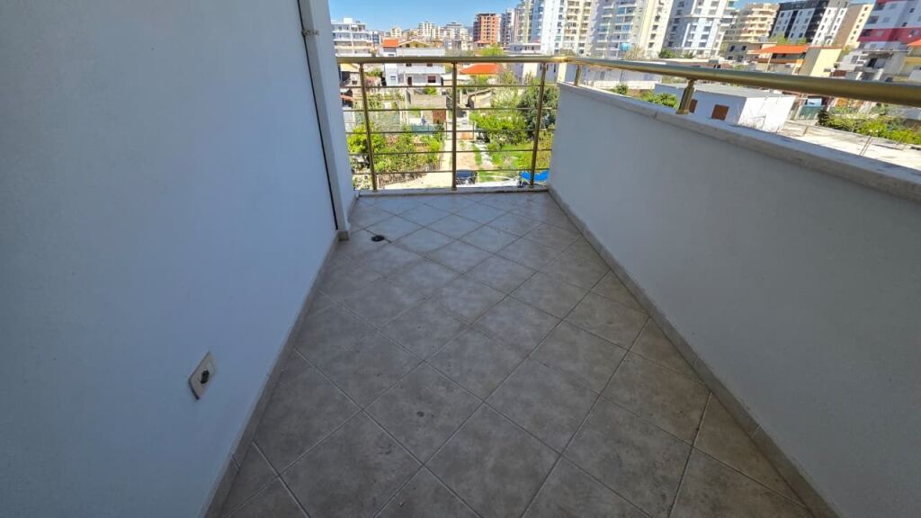 🏡 OKAZION NË VLORË – Apartament 2+1 pranë Portit &amp; Vlora Marina