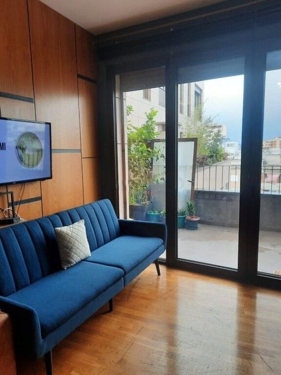 ULET CMIMI!!! Apartament 1+1 me Qira – RRUGA E BARRIKADAVE – QENDËR, TIRANË! 900 € /Muaj