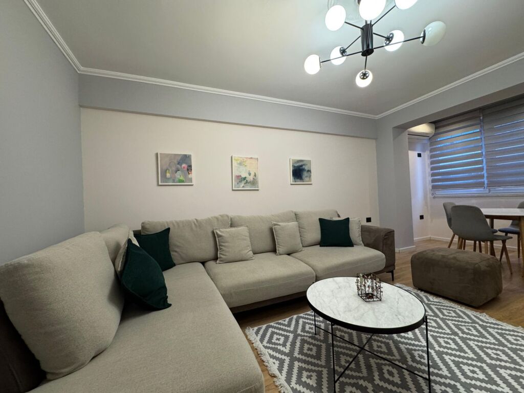 🏡 Apartament 2+1 në shitje – Pranë qendrës së Tiranës