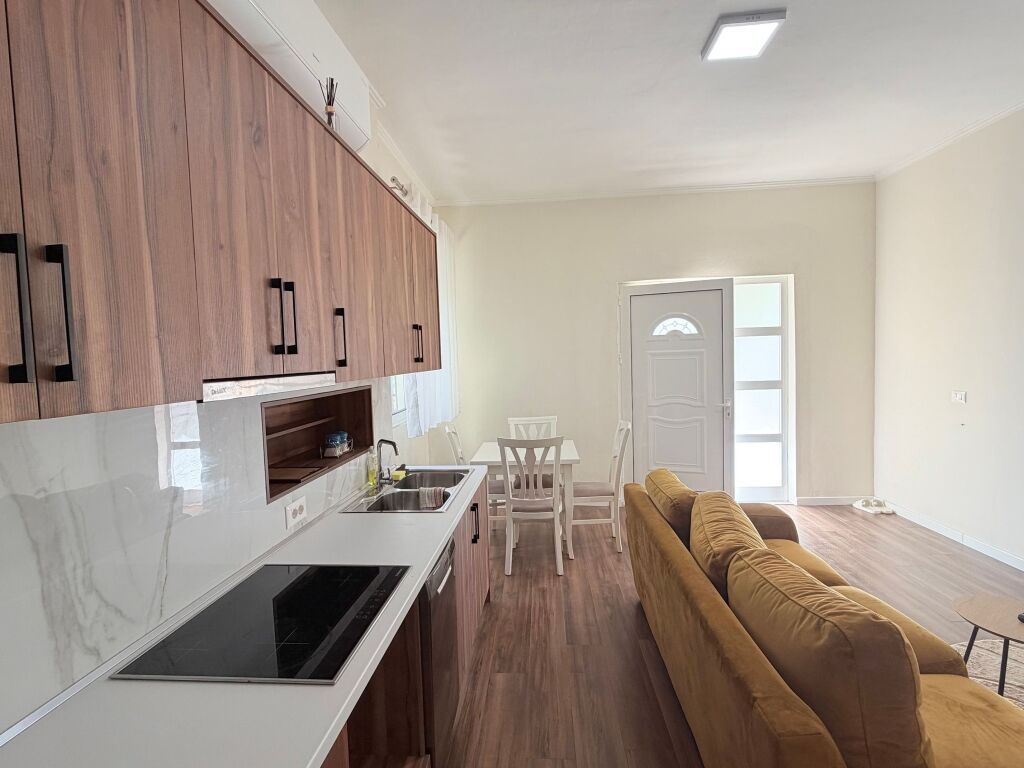 Jepet me QIRA apartament 2+1+Parkim tek Kopshti Zoologjik