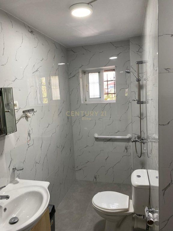 Apartament 1+1 me qira në zonën Tirana e Re, Tiranë – 600€/muaj 550 € /Muaj