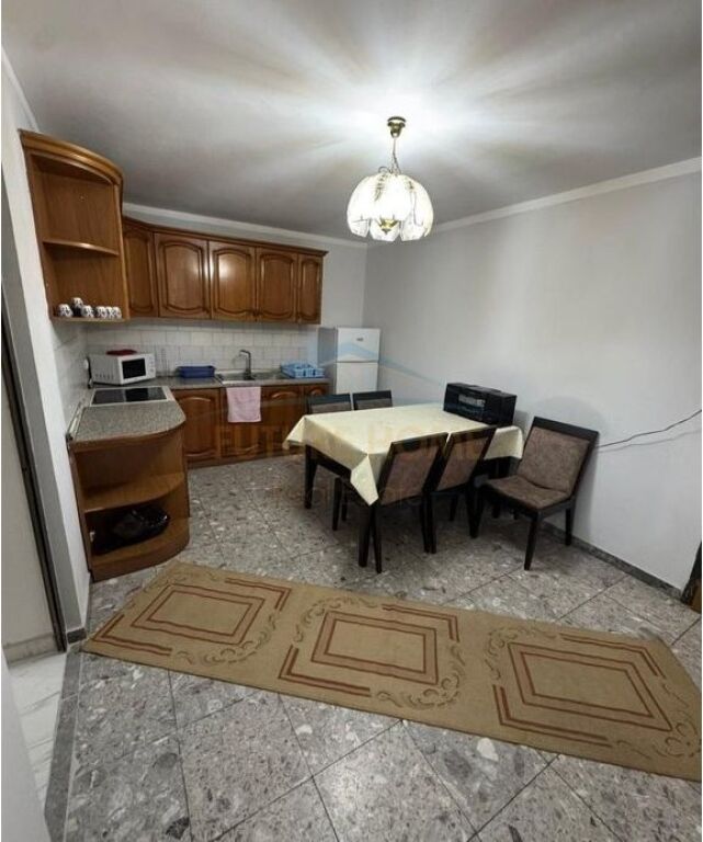 Affitto, Appartamento 2+1+2, Via Fortuzi, Tirana