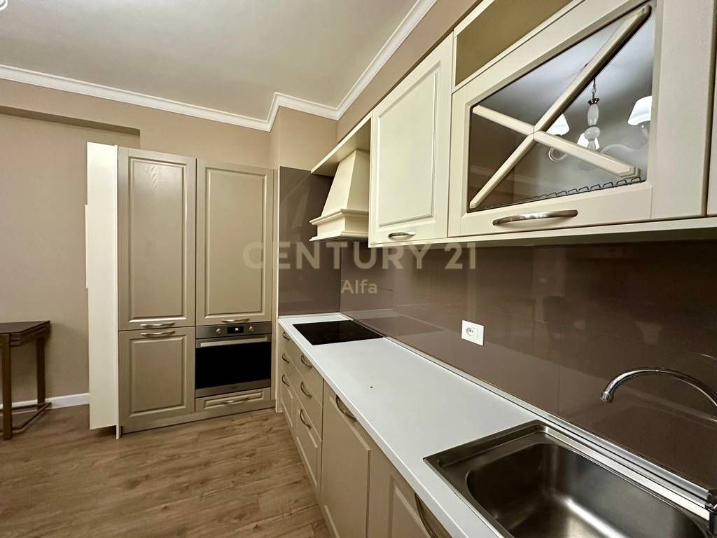 RENT, APARTMENT 3+1+2 with PARKING SPACE, BOTANICAL GARDEN