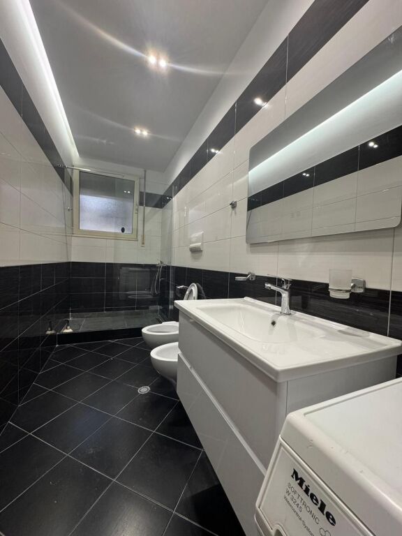 🔥 SUPER OFERTË – 2+1 me Verandë në Liqenin e Thatë