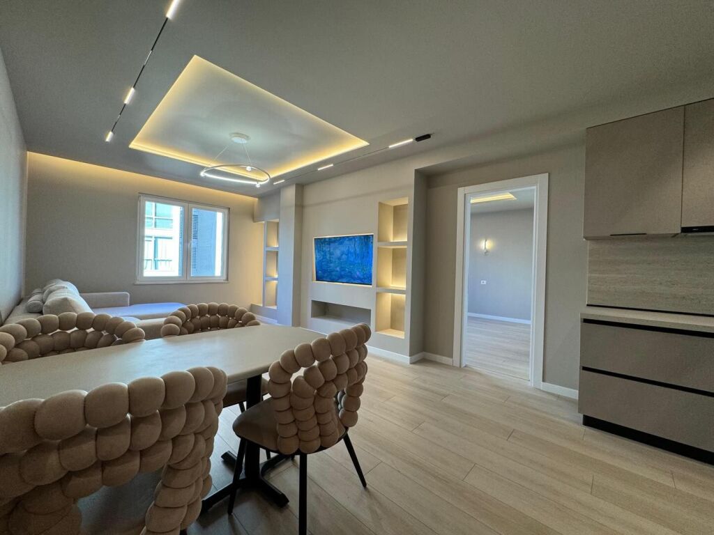 Comune di Parigi, vicino al parco, affittano Super Appartamento 2+1+2