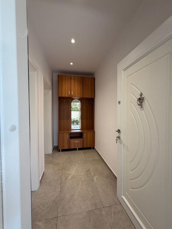 Jepet me qira 1+1 Rruga 5 Maji  450 mije leke