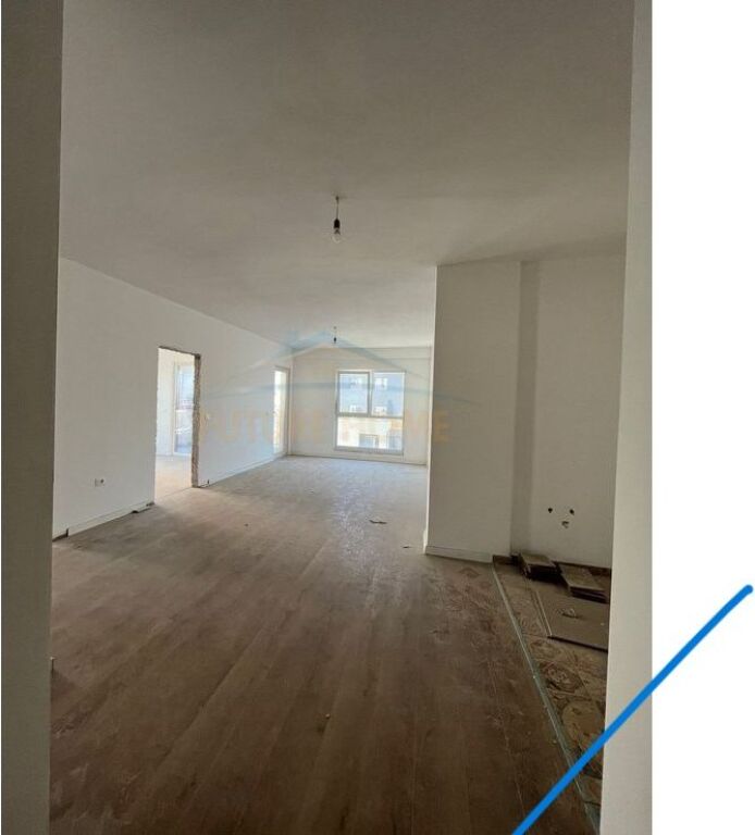 Shitet, Apartament 2+1 , Rruga Dritan Hoxha,  Tirane.
