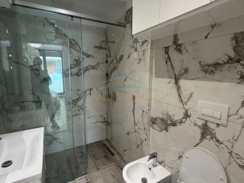 Shitet, Apartament 3+1+2+2 Poste Parkimi, Sofia Hill Residence, TEG, Tiranë.