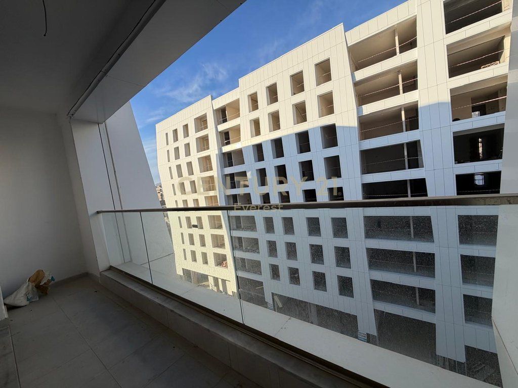 PRANË TV KLAN-ZYRE PER QIRA