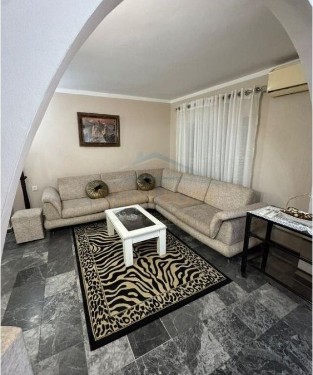 Affitto, Appartamento 2+1+2, Via Fortuzi, Tirana