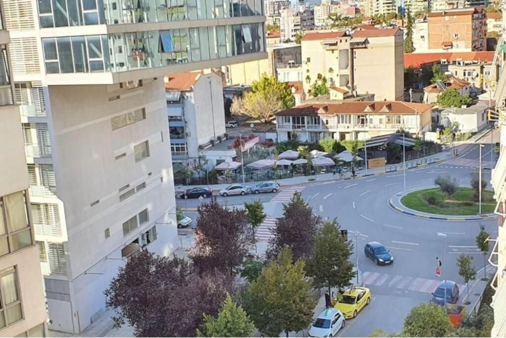 IN AFFITTO AMBIENTE NEL COMUNE DI PARIGI