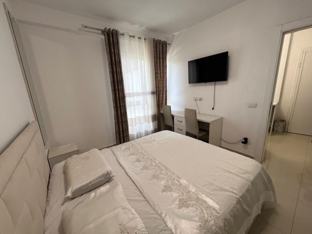 JEPET ME QERA APARTAMENT 2+1  RRUGA 5 MAJI