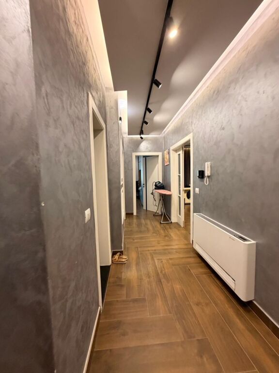 Apartament 2+1 me qera — Rruga e Portit