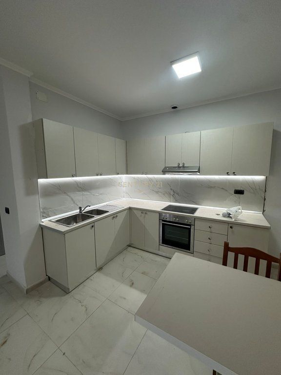 Jepet me qira apartament 1+1 – Rruga Jordan Misja, pranë “Kontakt” 400 L /Muaj
