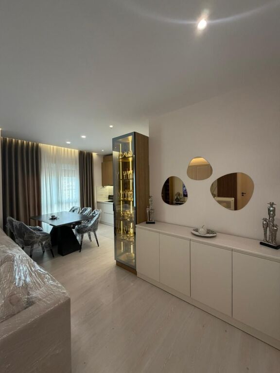 Apartament 1+1 me qira + 2 poste parkimi – Xhamllik