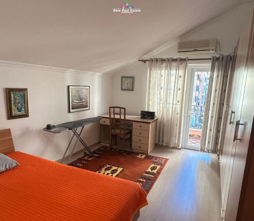 Vile Me Qera 3+1 Tek Komuna e Parisit (ID BV22604) Tirane