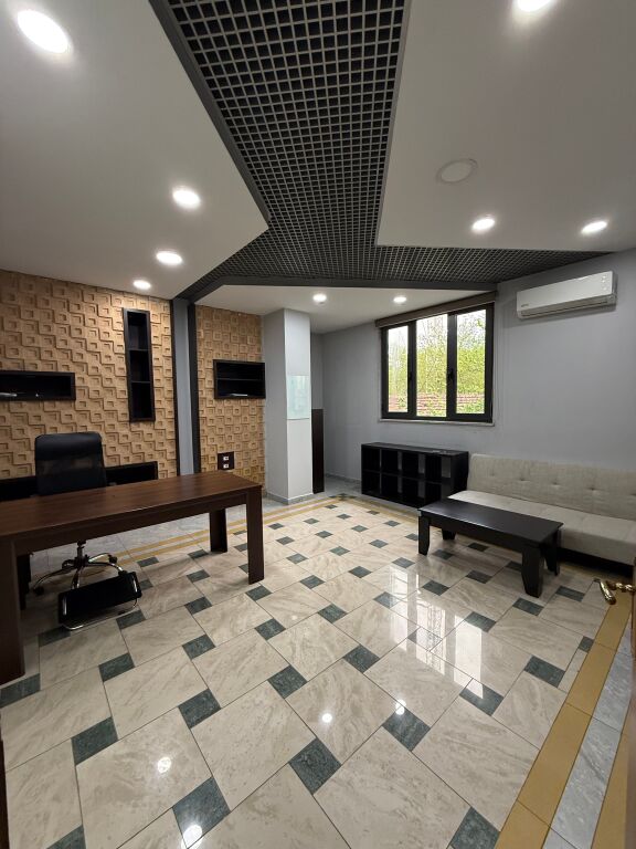 Jepet me Qera zyre ne Qender