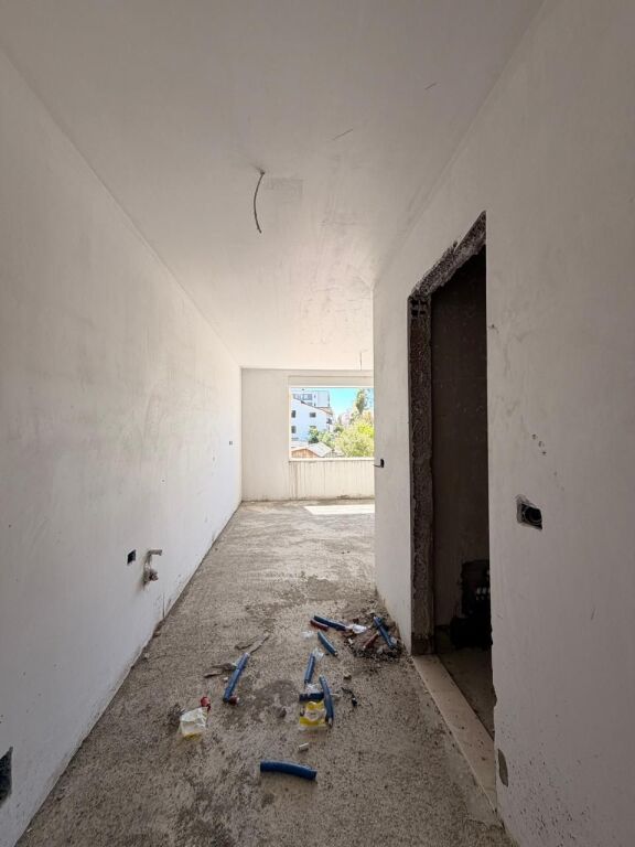 Garsoniere me pamje deti për shitje – Golem