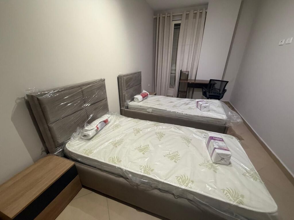 Jepet me qera 2+1 mobiluar liqeni thate 648 eu