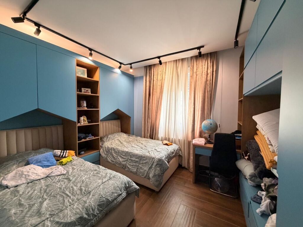 Apartament 2+1 me qera — Rruga e Portit