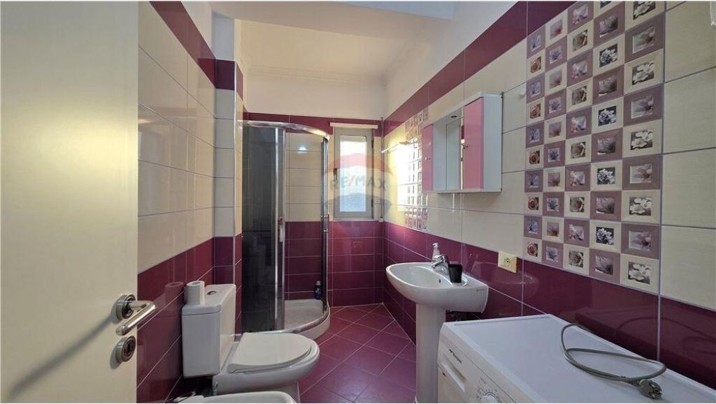 🌇 Apartament 2+1 në zemër të Skelës, Vlorë – vetëm 200 m nga Lungomare 🌊