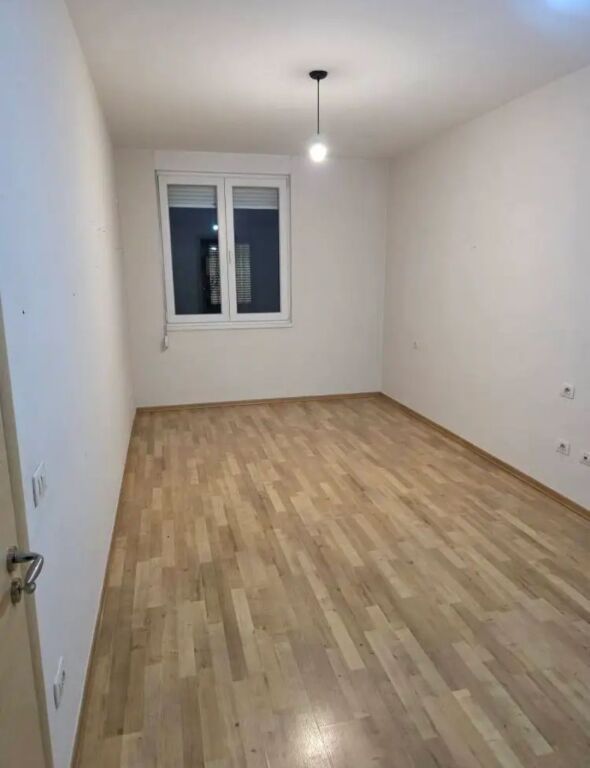 Jepet apartament 2+1+2 me qira ne Tirane, rruga Frosina Plaku