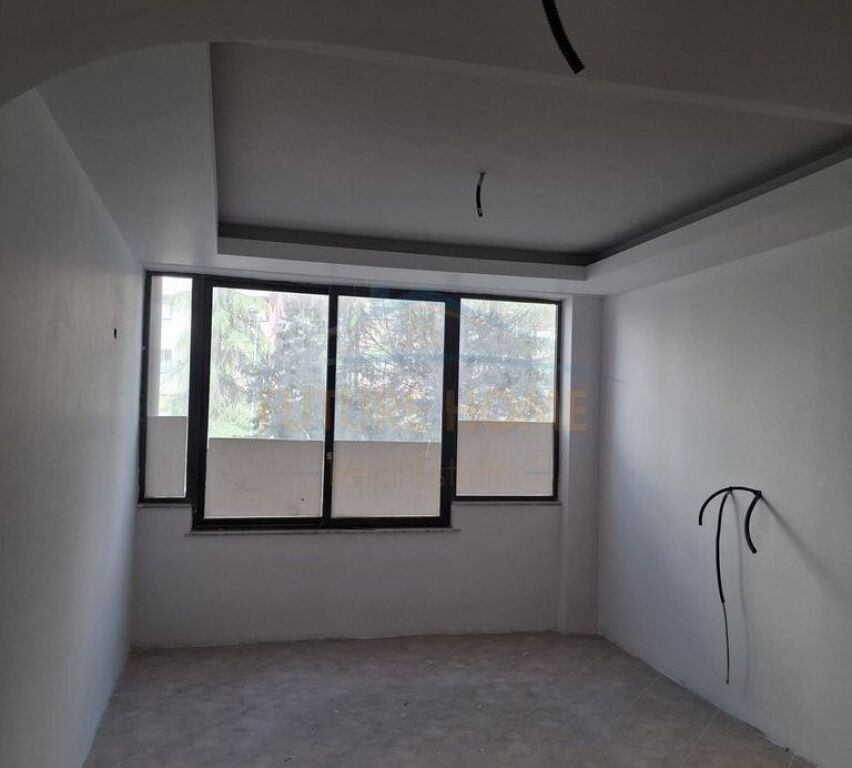 Shitet, Apartament 3+1+2, Nela 6, Yzberisht