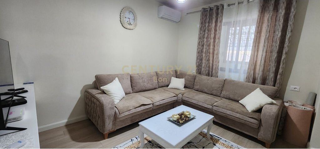 JEPET ME QERA APARTAMENT 1+1 TE HYRJA E DURRESIT !