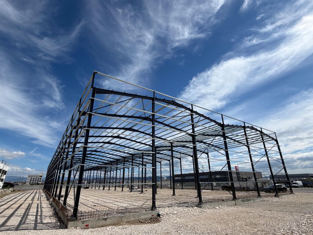 JEPET ME QERA KAPANON PRANE METRIN NE AUTOSTRADE, DURRES