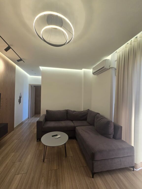 Jepet me qira 1+1 SELITE 400 mije leke