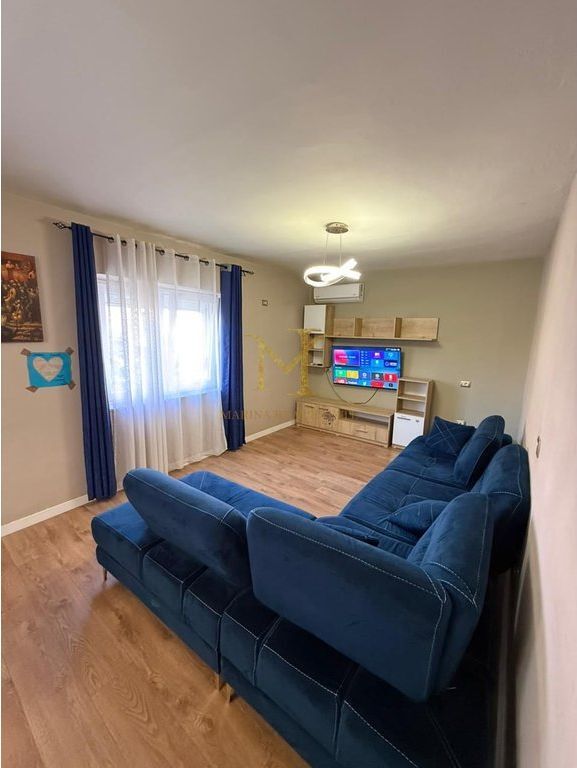SHITET APARTAMENT 2+1+2 TUALETE PRANE QENDRRES TEK MUZEUMI DURRES !