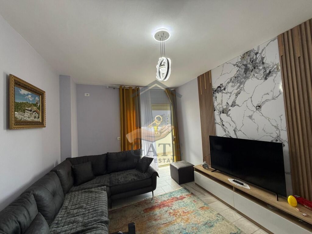 Jepet me qira apartament 2+1 me 2 tualete në zonën Spitalit, prane Pernocës   