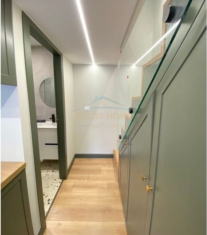 Shitet, Garsoniere, Materniteti I Ri