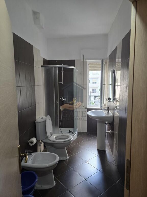 Jepet me qera apartament 1+1