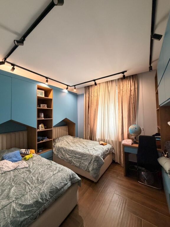 Apartament 2+1 me qera — Rruga e Portit