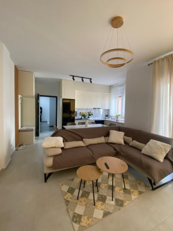 Apartament 2+1+2 me Qira – Pazari i Ri