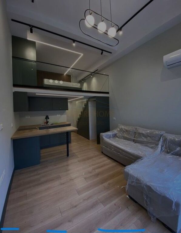 Shitet, Garsoniere, Materniteti I Ri