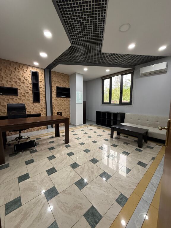 Jepet me Qera zyre ne Qender