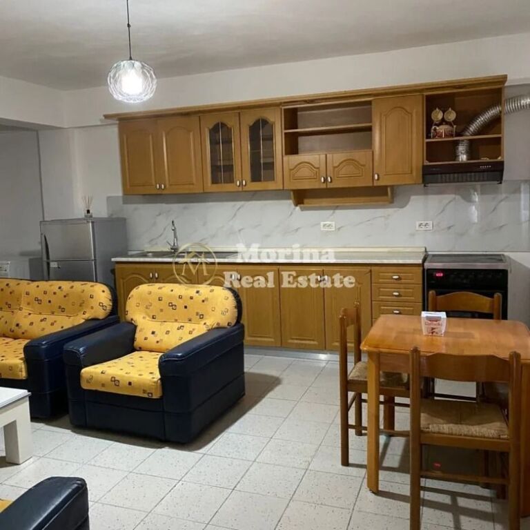 Qera | Shtëpi private 1 + 1 | Laprakë | 400 €/muaj