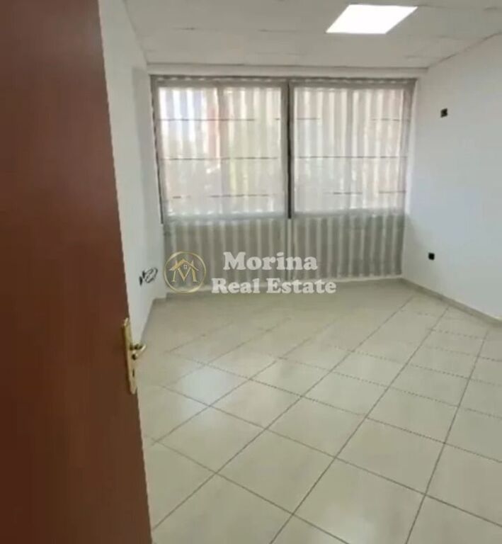 Qera | Ambjent Biznesi | Rruga Dritan Hoxha | 1500 €/muaj