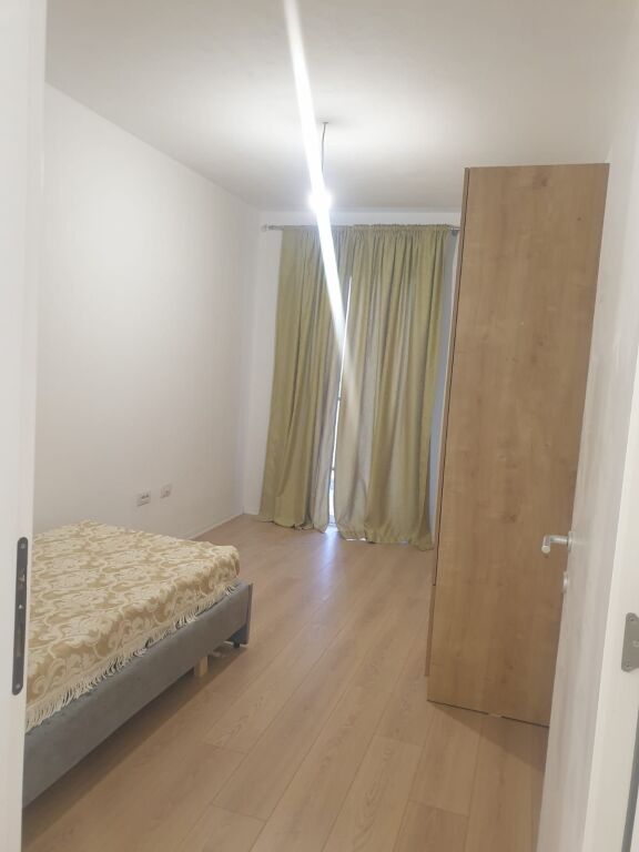🏡 Apartament 3+1 me qira në Kombinat