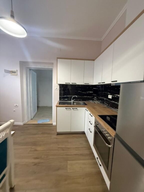 SHITET GARSONIERE (I KONVERTUAR 1+1) – RRUGA E DURRËSIT, BLLOKU I AMBASADAVE