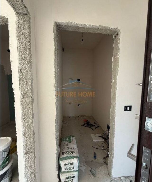 For sale, Apartment 2+1+2+Storage, near Alidemi Field, Tirana., Tirana.