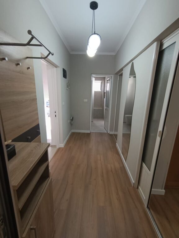 Jepet me qira apartament 2+1 në një nga zonat më të preferuara të Tiranës, në bllok!