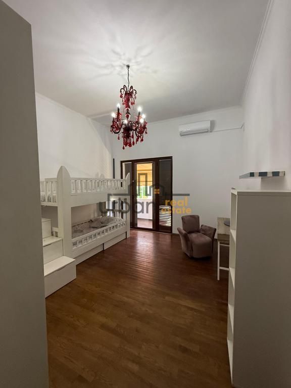 Qera, Apartament 2+1+2, Rruga Barrikadave, Tiranë - 1200€ | 120 m²