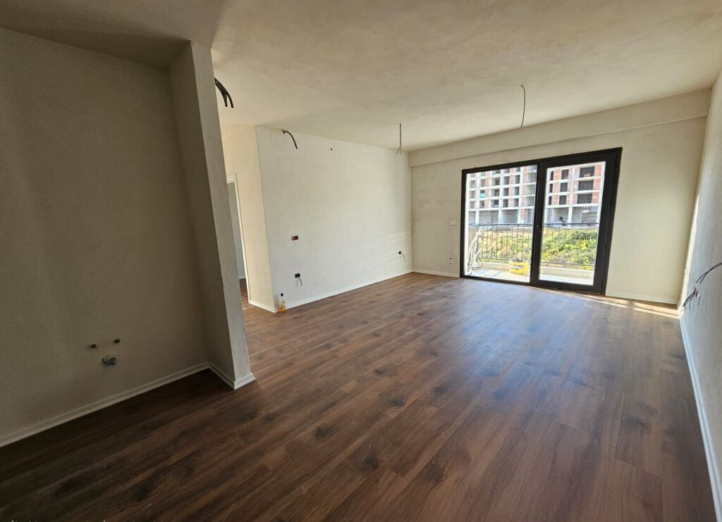 Porcelan Shitet Apartament 2+1+2