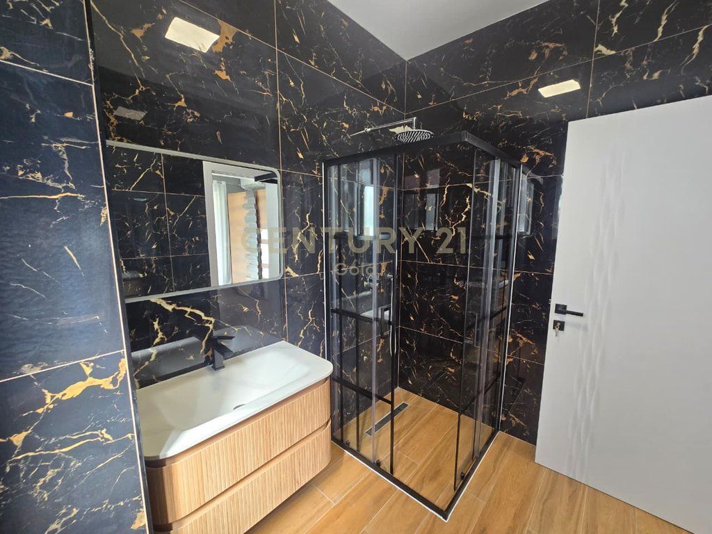 APPARTAMENTO DI LUSSO 2+1+2+ POSTO AUTO IN AFFITTO VICINO AL GIARDINO BOTANICO! 1.200 € /Mese