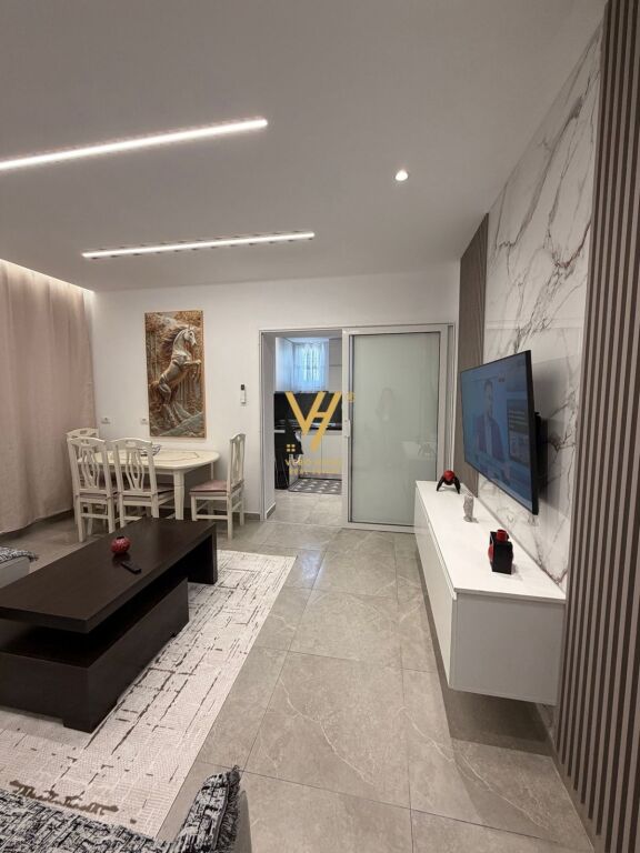 JEPET APARTAMENT 1+1 ME QIRA TE 5 MAJI 45.000 LEKE